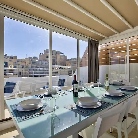 Amazing Penthouse شقة *