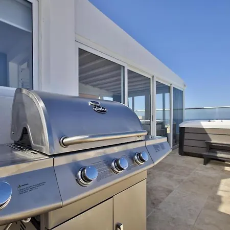 Amazing Penthouse شقة *